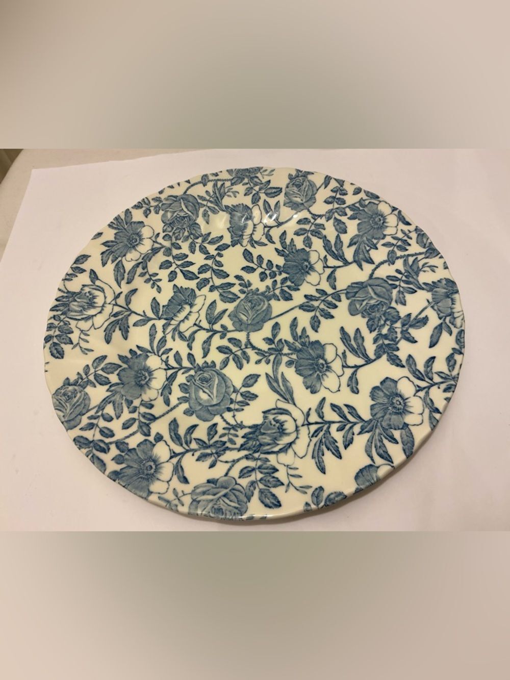 Queen's by Churchill England peony blue White Dinner Plates Floral Ceramic G6